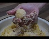 रवा खोबऱ्याचे गुळाच्या पाकातले लाडू (rava ladu recipe in marathi) रेसिपी स्टेप 5 फोटो 