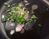 A picture of step 2 of Linguine with Clams, Yellow Bell Pepper, and Green Chili.