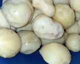 A picture of step 1 of Green chutney Aloo.