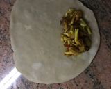 A picture of step 6 of Spring rolls and a garlic dip.