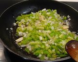 Foto del paso 1 de la receta: Macarrones a la boloñesa con Guisantes