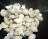 A picture of step 2 of Spaghetti with mushroom#themechallenge.