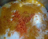 Foto del paso 2 de la receta: Bollitos de cúrcuma y mandarina con frutas confitadas
