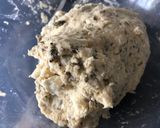 A picture of step 3 of Zaatar and cheese scones.