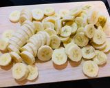 Túrós-banános-epres piskóta recept fázis 5 fotója