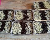 Foto langkah ke 4 dari resep Fudgy Brownies Triple Toping Choco Almond Cheese.
