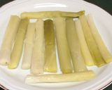 Foto del paso 1 de la receta: Puerros a la vinagreta