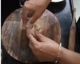 A picture of step 4 of Phinni Roti.
