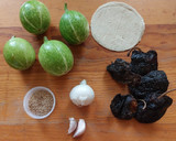 Foto del paso 1 de la receta: Chilacayotes en chile colorado