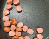 Foto del paso 6 de la receta: 82. Ensalada templada de frankfurt y pan tostado
