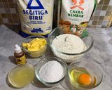 Foto langkah ke 1 dari resep Lemon Crincle Cookies.