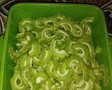 Foto langkah ke 1 dari resep Tumis pare anti pahit.