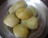 A picture of step 4 of Aloo toast.