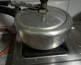 A picture of step 11 of Dal Makhani.