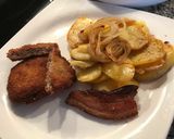 Rántott hús darált húsból, tepsis krumplival recept fázis 7 fotója