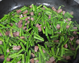 Foto del paso 1 de la receta: Salteado de espárragos ibérico