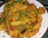 A picture of step 5 of Aloo Gobi Matar (Potato, Cauliflower, and Pea Curry).