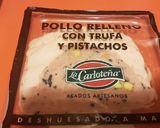 Foto del paso 1 de la receta: Canapés con pan Bimbo de pollo relleno con trufa y pistachos