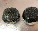 A picture of step 4 of ‘Onigiri ‘ Rice Ball Lunch Box.