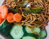 Gambar langkah 7 resipi Mi Konjac goreng.