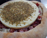 Foto del paso 2 de la receta: Provolone con ají molido en coca de pan casero