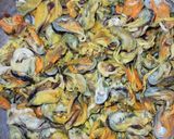 Foto langkah ke 1 dari resep Tumis kerang.