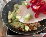 Foto del paso 4 de la receta: Curry rojo de pollo y verduras