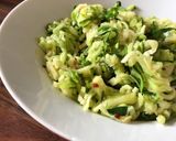 Foto del paso 4 de la receta Espaguetis de calabacín al ajillo picante • Plato saludable y vegano
