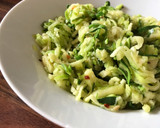Foto del paso 4 de la receta: Espaguetis de calabacín al ajillo picante • Plato saludable y vegano