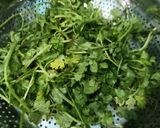 A picture of step 2 of Amla and coriander chutney.