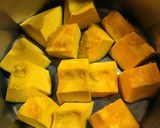 A picture of step 1 of Pumpkin Stew.