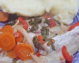 Foto del paso 5 de la receta: Merluza al horno con vegetales, ensalada y puré