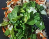 Foto langkah ke 5 dari resep Chinese Fried Noodles|| Mie Panjang Umur.
