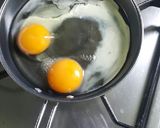 รูปขั้นตอนการทำที่ 4 ของ ไข่กระทะสามสหาย
