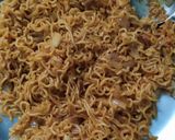 क्रिस्पी मैगी रोल(Crispy maggi roll recipe in Hindi) रेसिपी चरण 3 फोटो