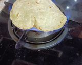 A picture of step 4 of Multigrain Bathua Roti.