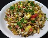 A picture of step 4 of Noodle Bhel.