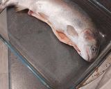 Une image de l'étape 1 de Truite saumonée en croûte de sel.