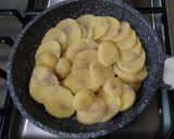 Foto langkah ke 2 dari resep Potato Omelette.