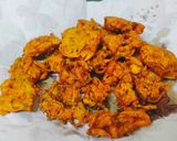 लच्छा प्याज़ पकौड़े (lacha pyaz pakoda recipe in Hindi) रेसिपी चरण 2 फोटो