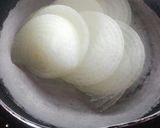 A picture of step 3 of Mujadara Rice.