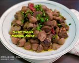 Foto langkah ke 3 dari resep Tumis jamur merang pedas.