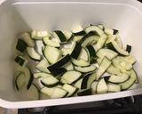 Une image de l'étape 2 de Aubergines et courgette en marinade épicée fruitée (recette à la plancha).