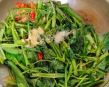 Foto langkah ke 4 dari resep Tumis Kangkung Belacan.