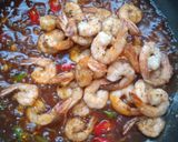 Foto langkah ke 4 dari resep Udang Saus Lada Hitam.