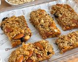 A picture of step 15 of Healthy Granola Bars.