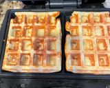 Hình bước làm 2 của món Bánh Waffle trộn chuối