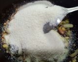 A picture of step 4 of Rava Upma.