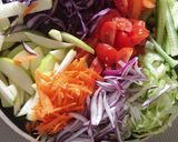 A picture of step 1 of Rainbow sprout salad.