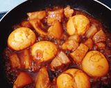 Hình bước làm 3 của món Thịt trứng kho bia